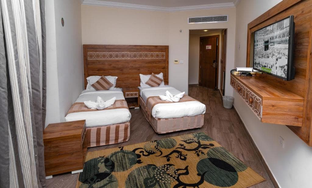 violet-hotel-image