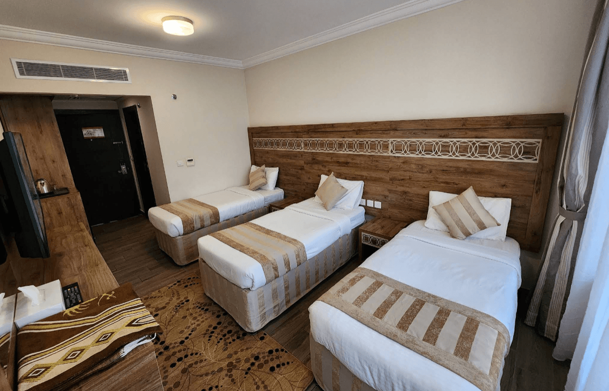 violet-hotel-image